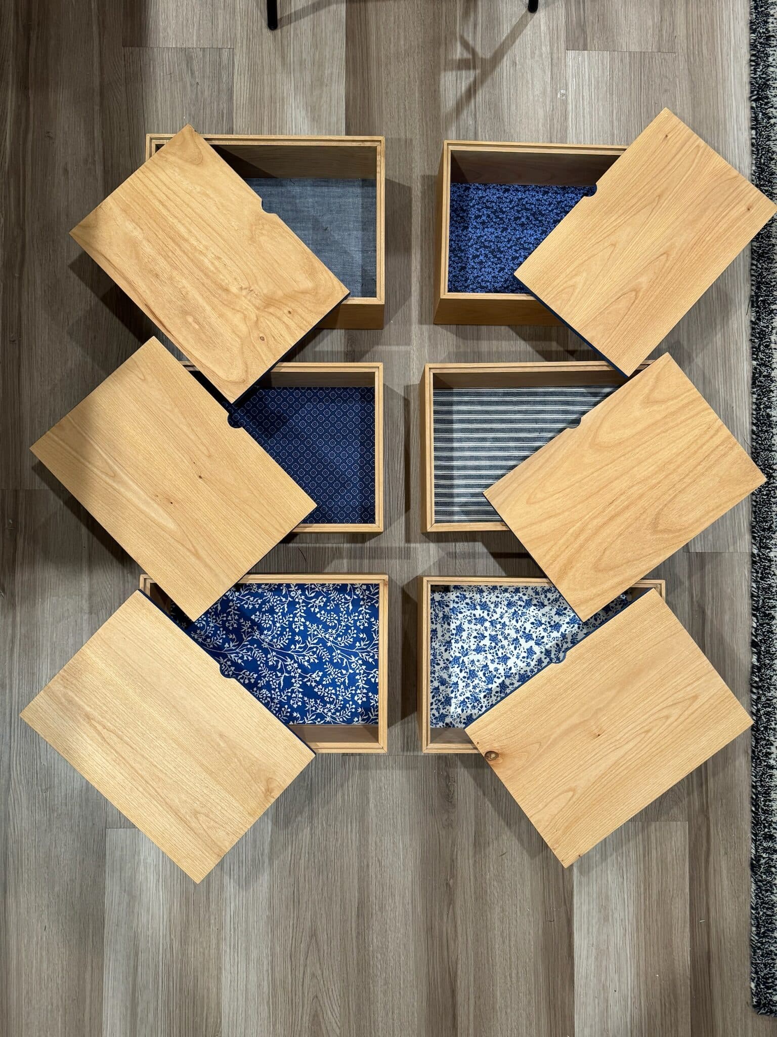 Christmas Gift Boxes — photograph 1