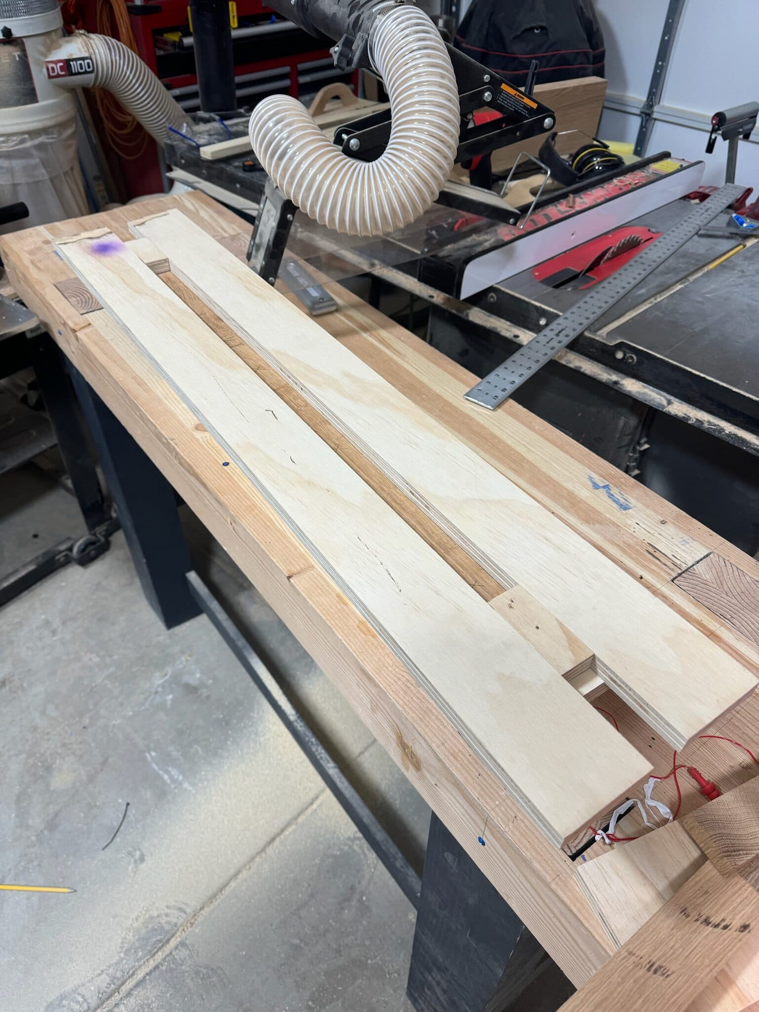 Living Room Floating Shelves — photograph 2