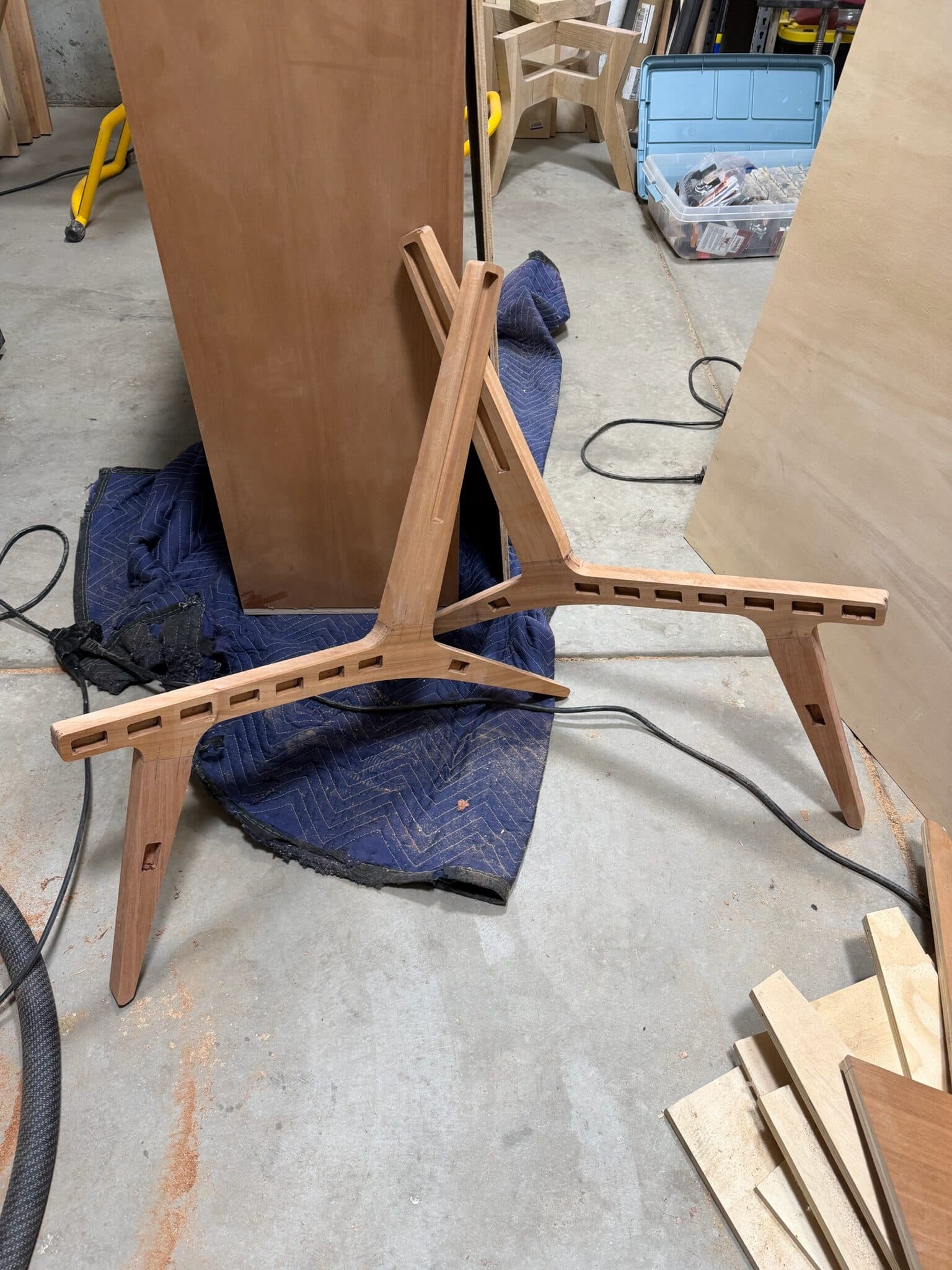 Mid Century Lounge Chair — photograph 11