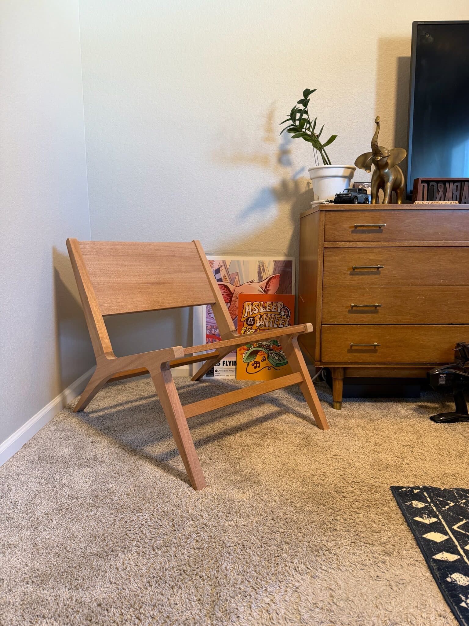 Mid Century Lounge Chair — photograph 15